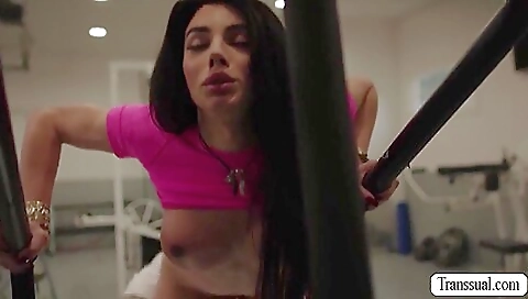 Brunette brunette is getting her big boobs pounded in the gym