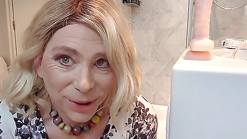 British pornstar in sexy stockings getting creampie